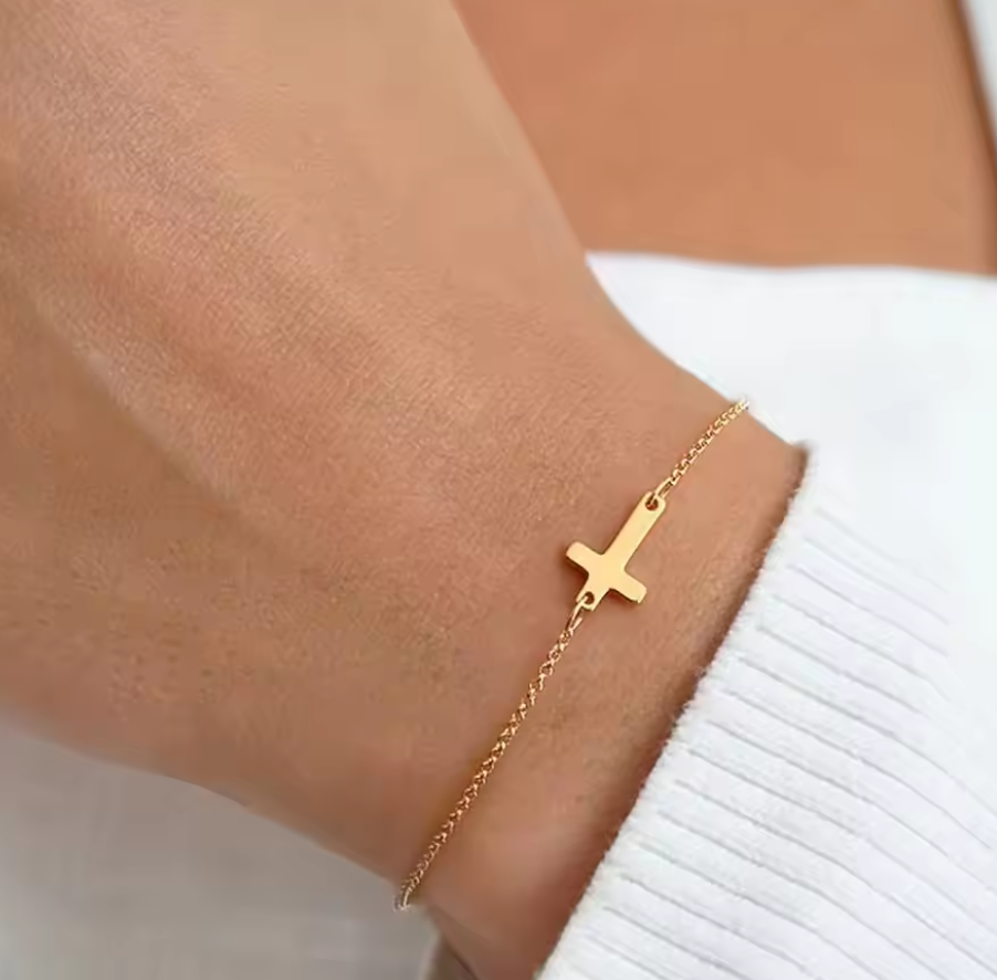 The New Cross Bracelet for Women – Fashionable Light Luxury Faith Bracelet